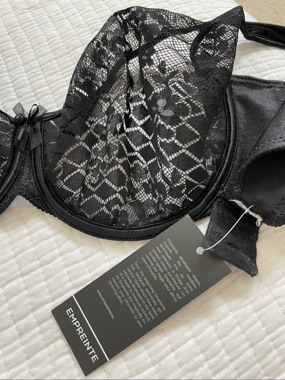 Black Lace Underwire Bra - Picture 2 of 12